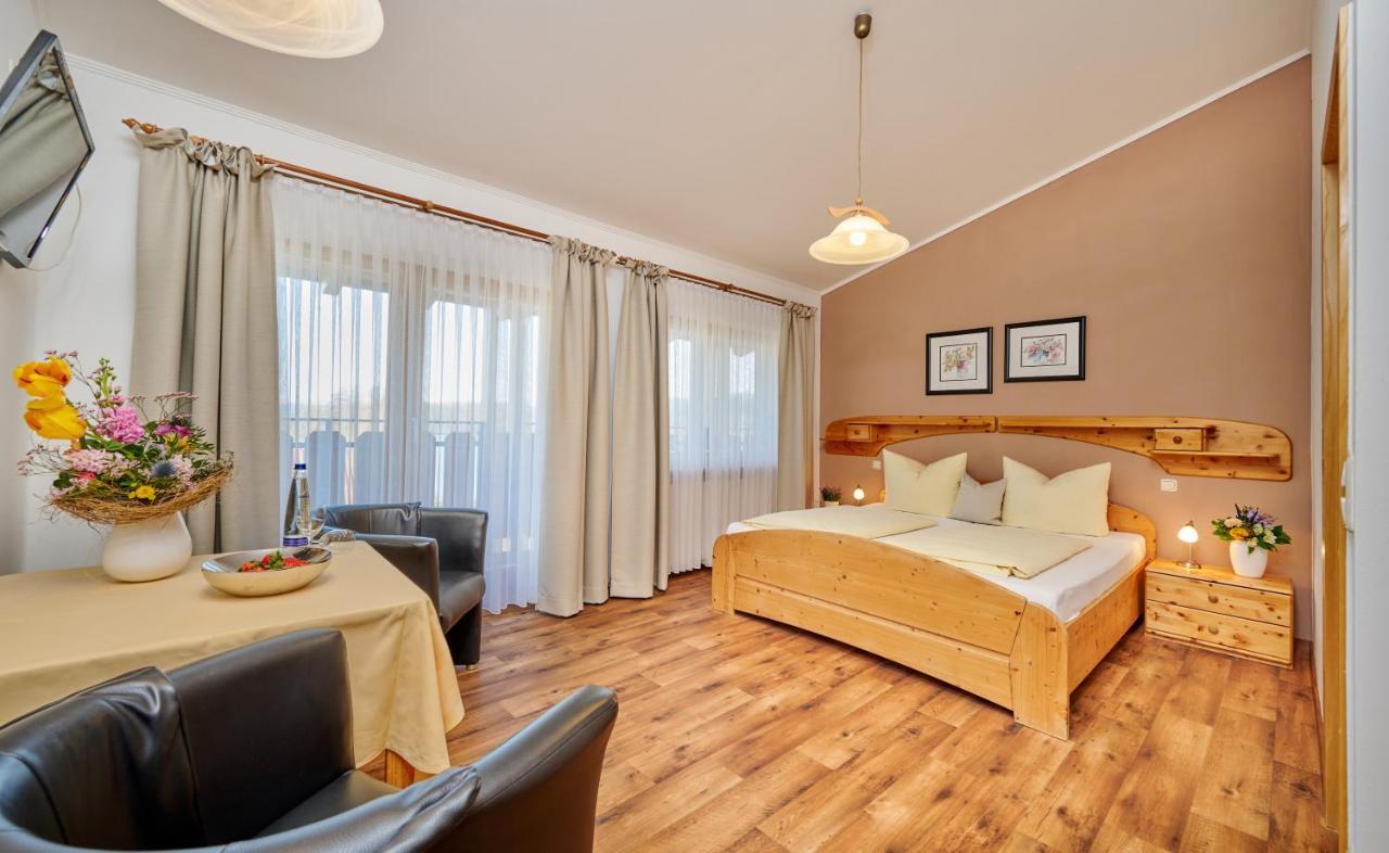 Hotel Zum Goldenen Anker Windorf  Buitenkant foto