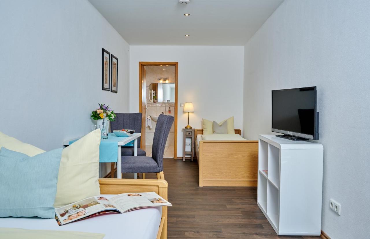 Hotel Zum Goldenen Anker Windorf  Buitenkant foto