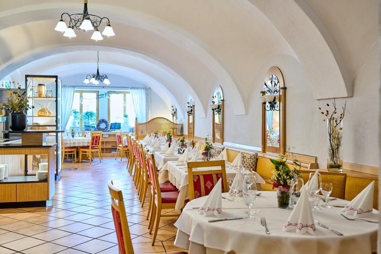 Hotel Zum Goldenen Anker Windorf  Buitenkant foto