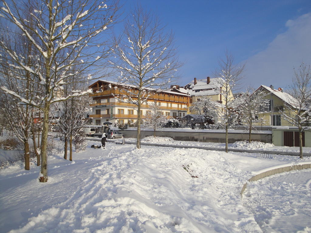 Hotel Zum Goldenen Anker Windorf  Buitenkant foto